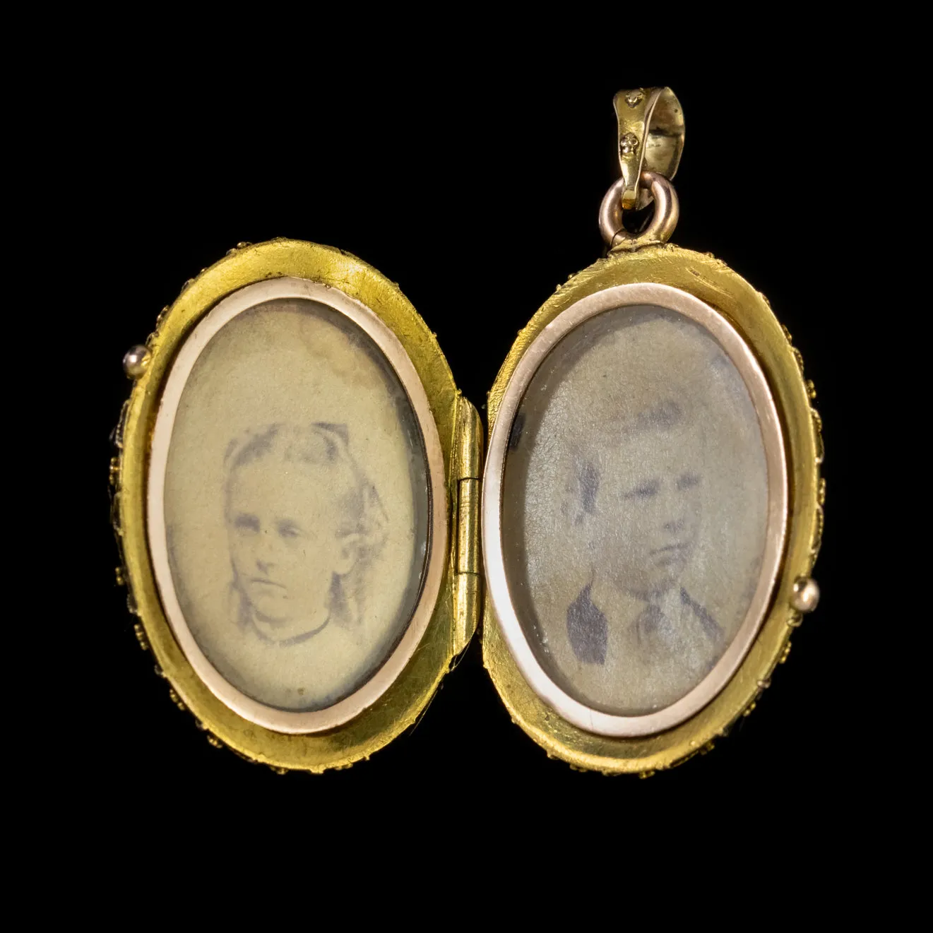 Antique Victorian 18Ct Yellow Gold Locket Circa 1900