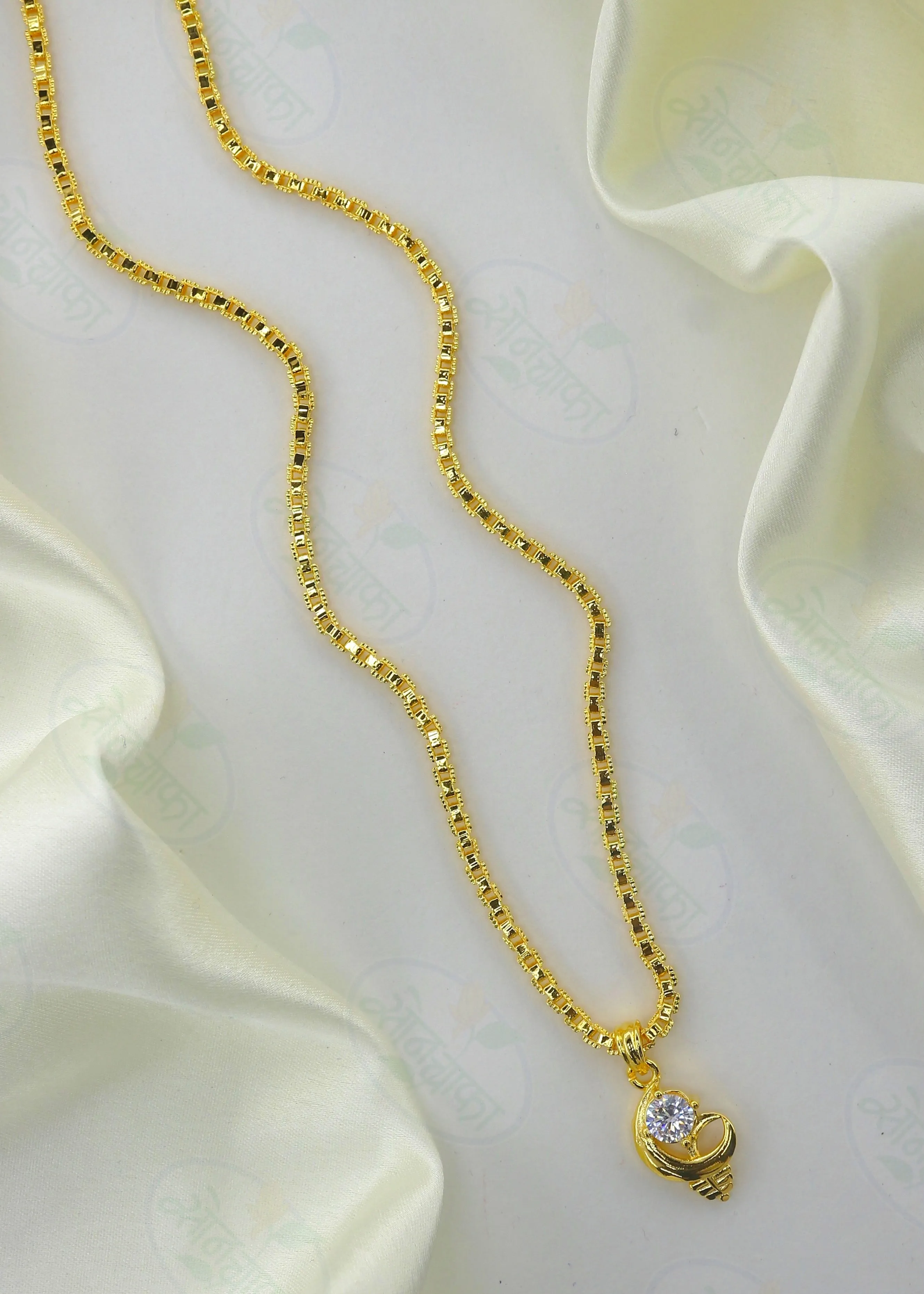 BEAUTIFUL DESIGNER GOLDEN CHAIN