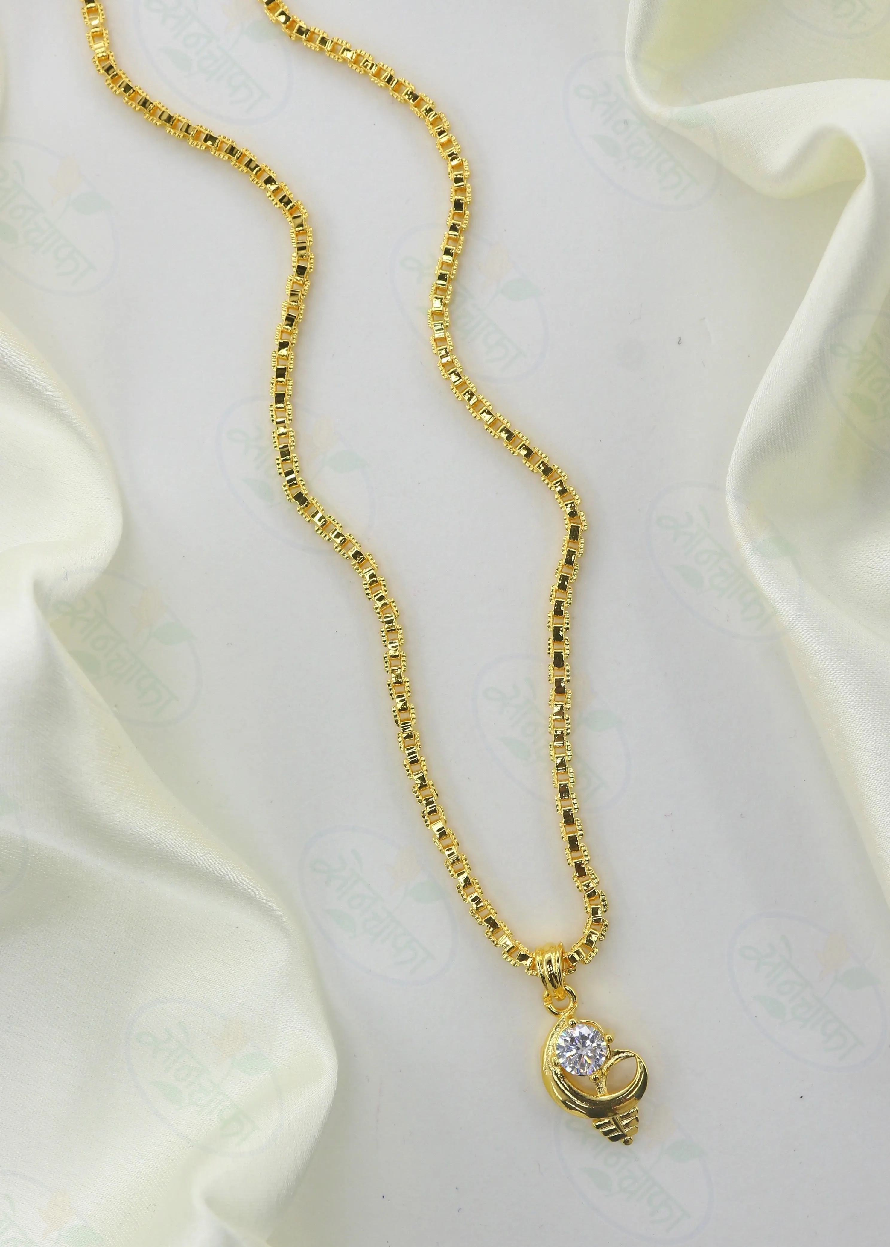 BEAUTIFUL DESIGNER GOLDEN CHAIN