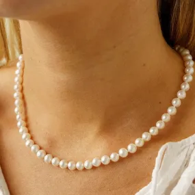 CLASSIC PEARL NECKLACE