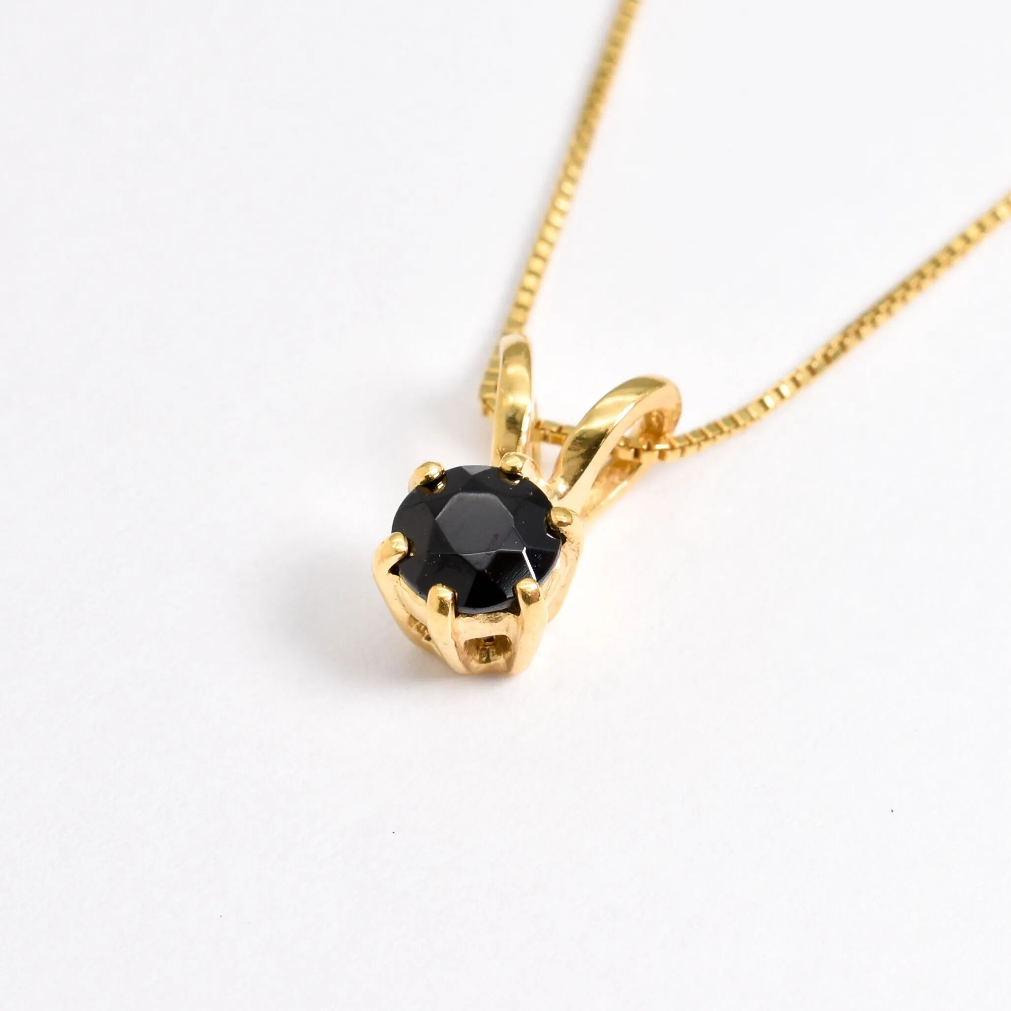 Gold Onyx Pendant - Dainty Black Necklace - Round Solitaire Pendant