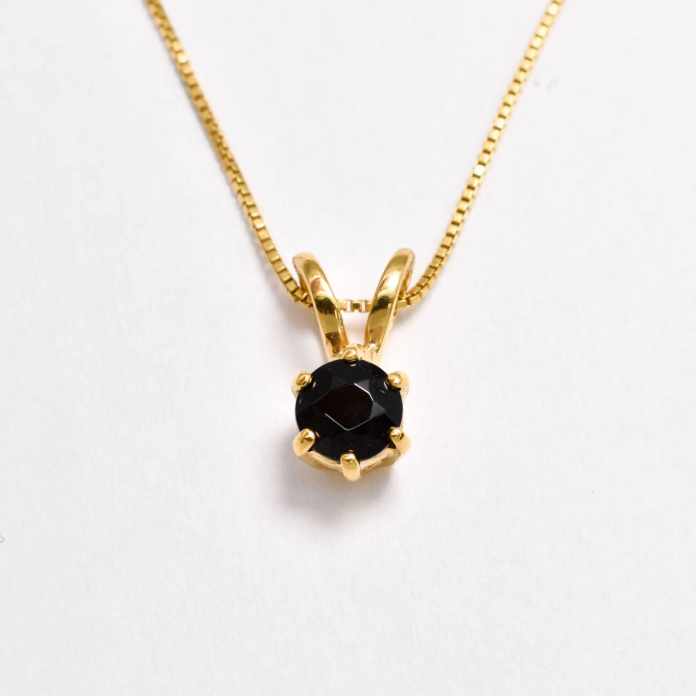 Gold Onyx Pendant - Dainty Black Necklace - Round Solitaire Pendant