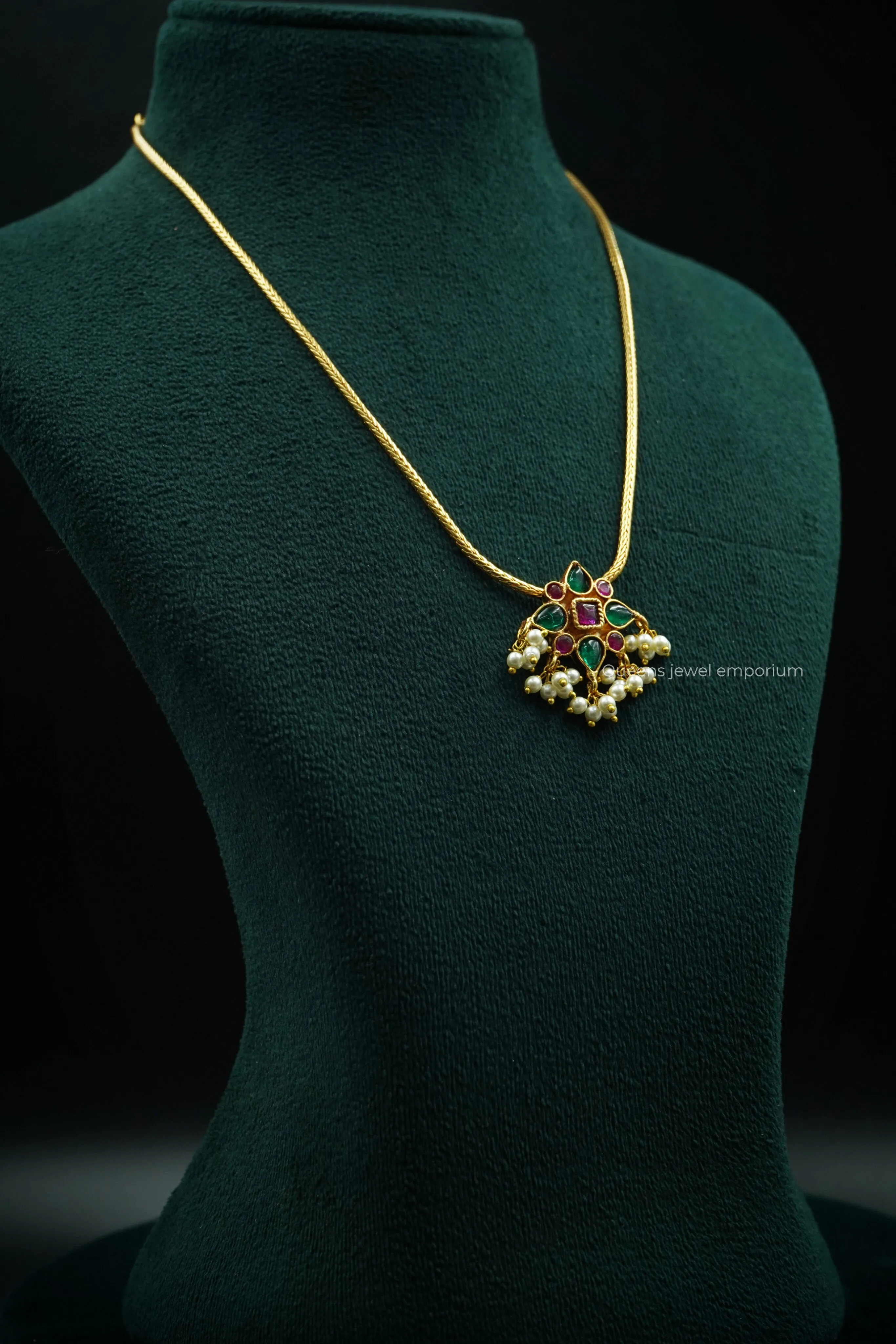 LAKSHA NECKLACE