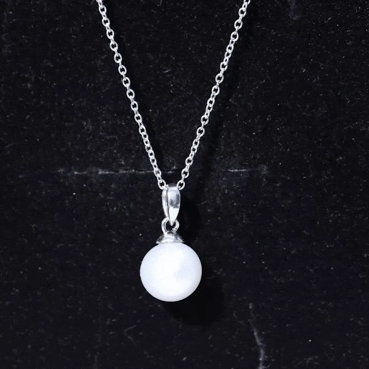 Natural Freshwater Pearl Solitaire Pendant Necklace