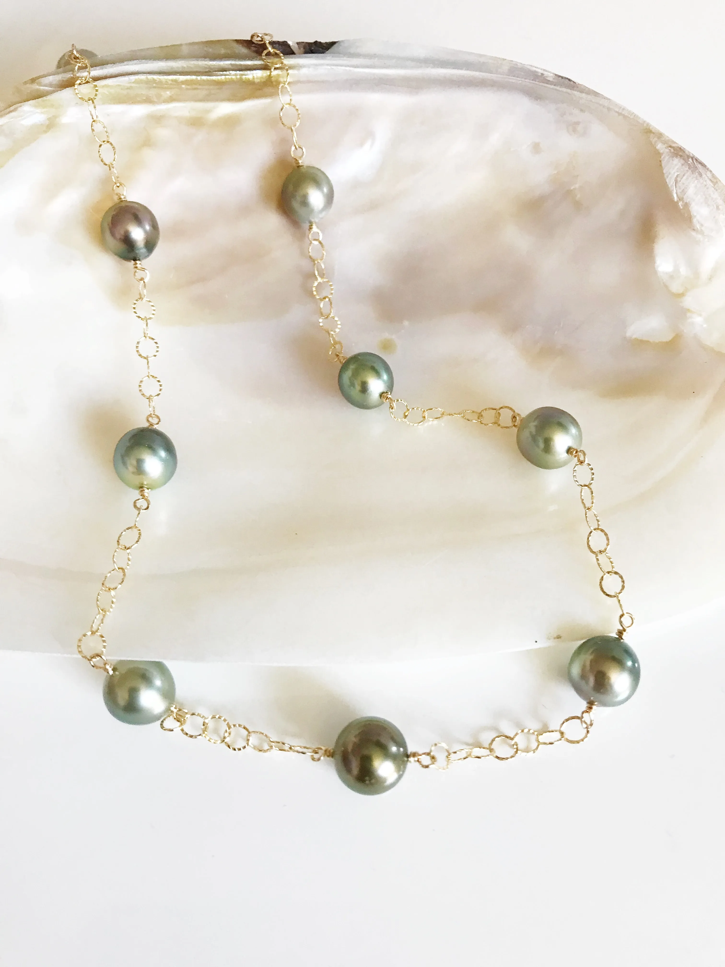 Necklace LEILANI- natural pistachio tahitian pearls (N272)