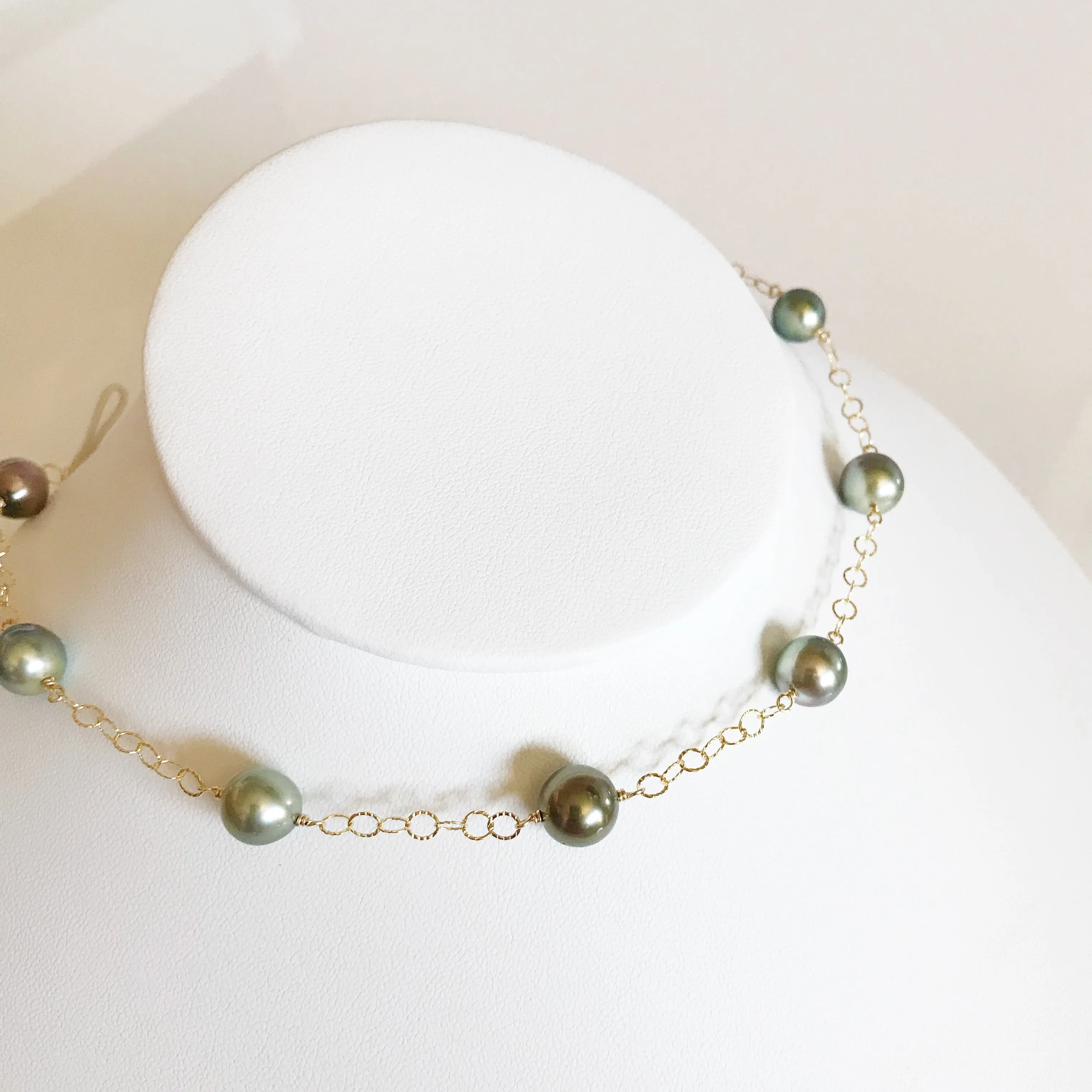 Necklace LEILANI- natural pistachio tahitian pearls (N272)