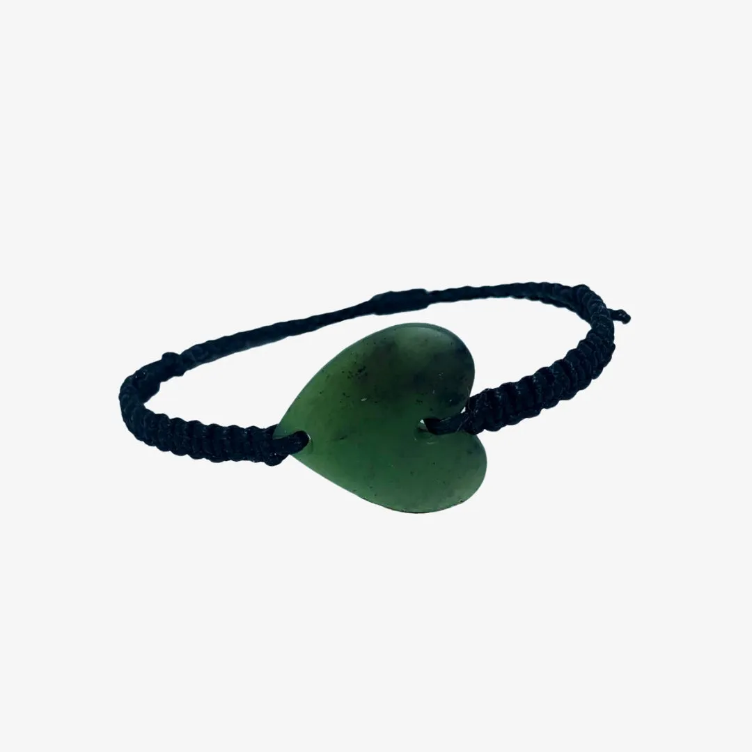 Pounamu Wristlet -27mm  Heart 27mm w Macrame Strap