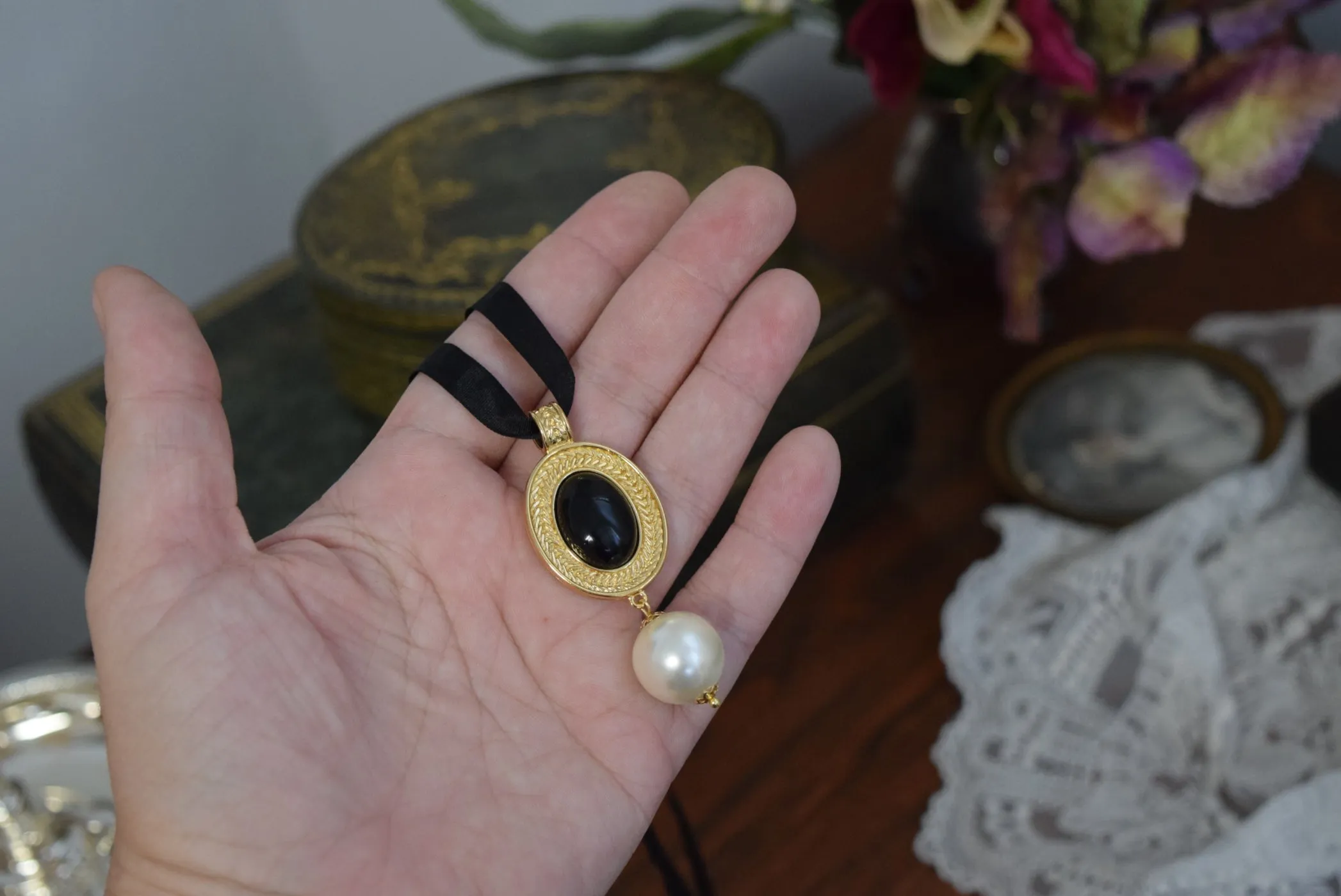 Renaissance Black Stone and Pearl Pendant