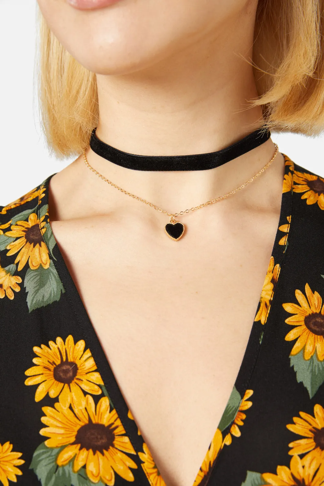 Velvet Heart Choker